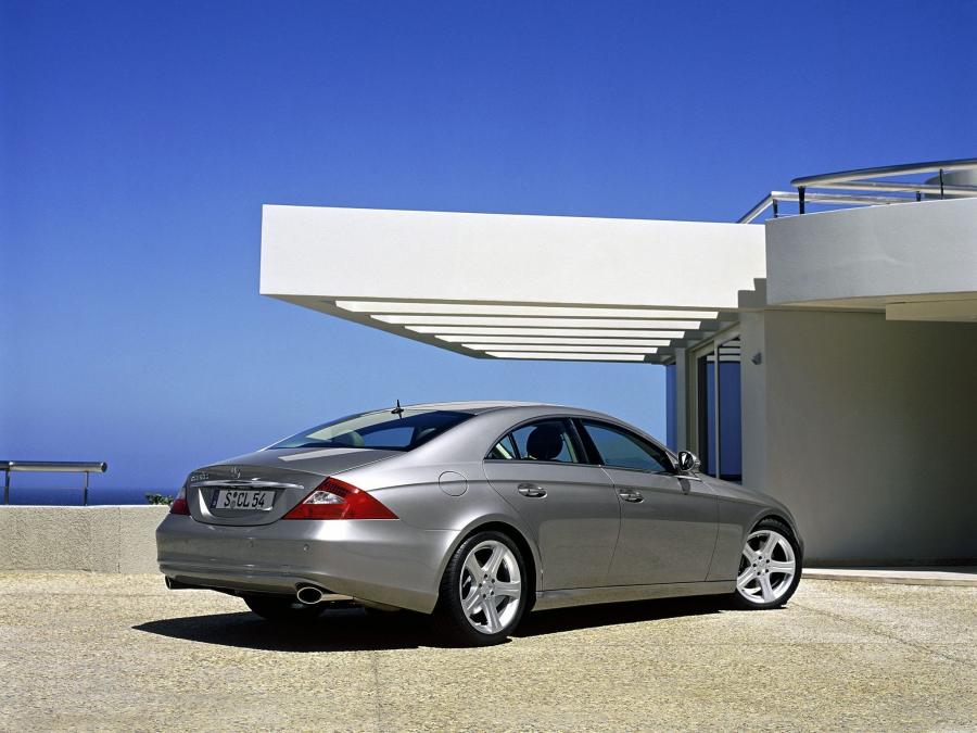  Mercedes-Benz CLS500 2004 года  (фото 19 из 30)